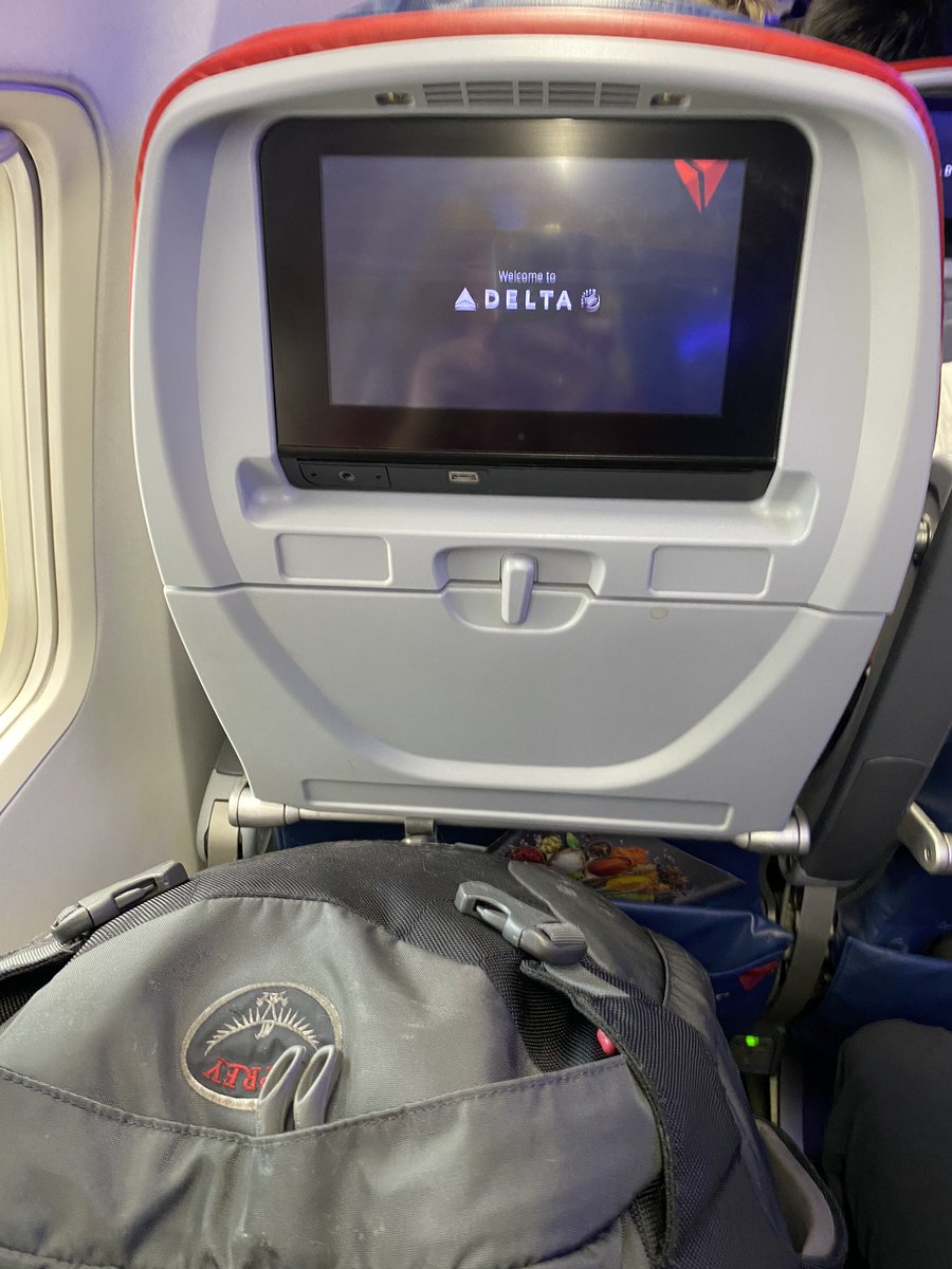 NovotnyEricka's tweet photo. Personal rant...first time I try a carryon, and no space. How #delta treats “seasoned” medallion members. different take on #wheelsup #flight0610 #youcandobetterdelta #verydisappointed https://t.co/cGcKHOvHdg