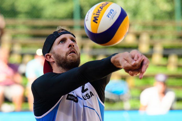 Beach Bytes: <a href="/LordBrunner/">Theodore Brunner</a> partners with Tim Bomgren; <a href="/corinnequiggle/">Corinne</a> creates clothing line: volleyballmag.com/beach-bytes-12…