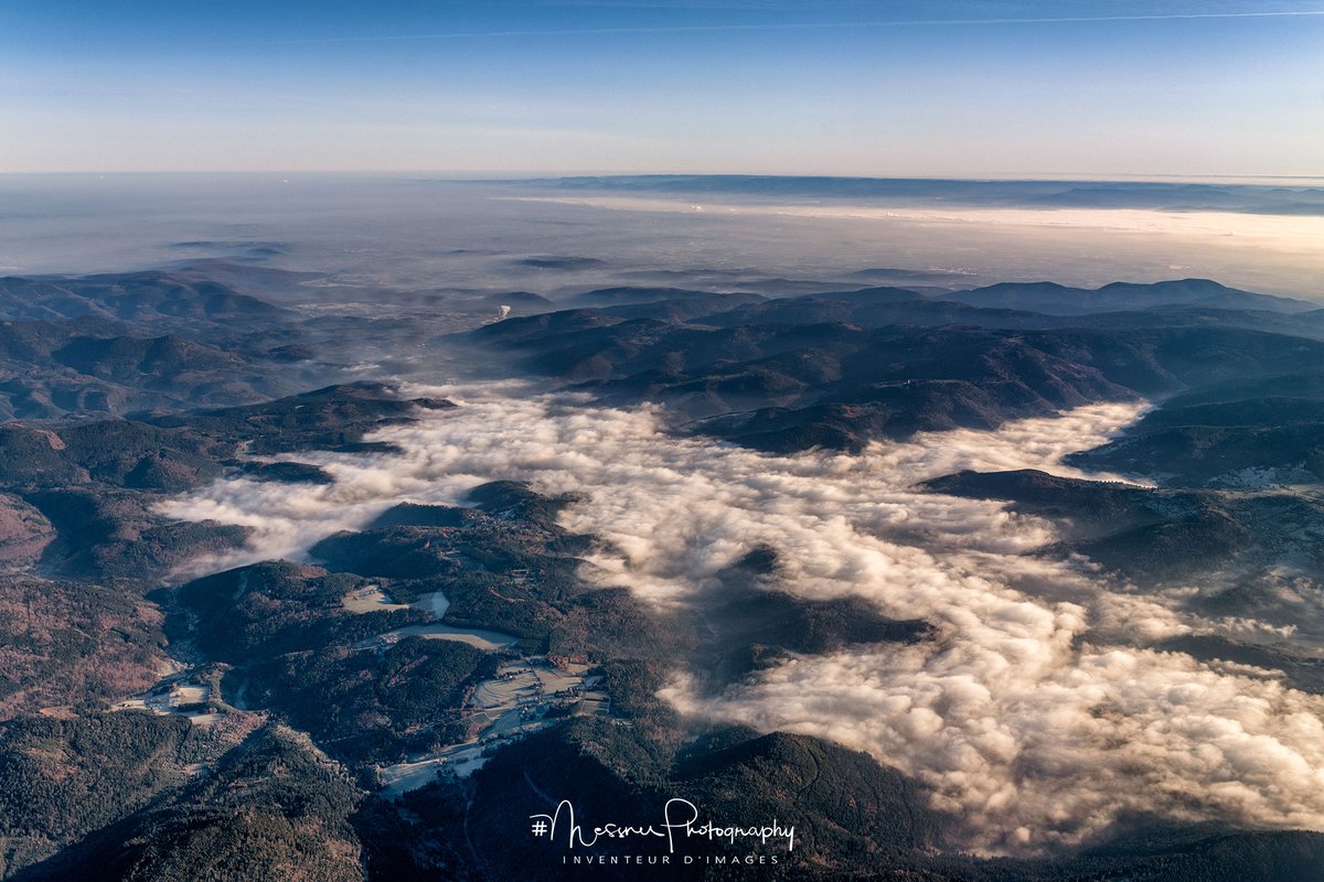 Messnerfotos's tweet photo. BACK HOME #France #visitFrance #Alsace #VisitAlsace #IloveFrance #IloveAlsace #tourismAlsace #messner #messnerphotography #aerial #fromabove #vosges #voyagesimmobiles #landscapephotography #Iamflying #nationalgeographic #backhome #horizon #journey #likeabird #discovery #art https://t.co/NSjVNX3o34
