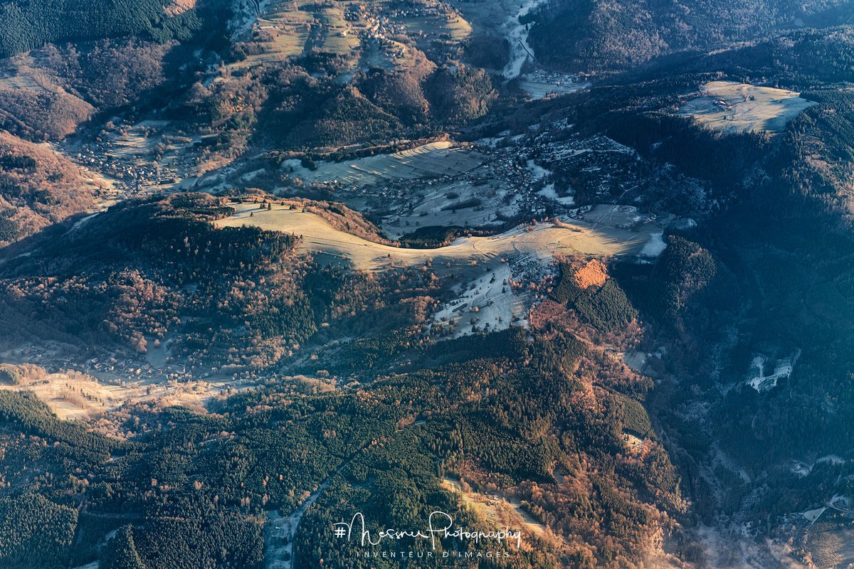 Messnerfotos's tweet photo. BACK HOME #France #visitFrance #Alsace #VisitAlsace #IloveFrance #IloveAlsace #tourismAlsace #messner #messnerphotography #aerial #fromabove #vosges #voyagesimmobiles #landscapephotography #Iamflying #nationalgeographic #backhome #horizon #journey #likeabird #discovery #art https://t.co/NSjVNX3o34