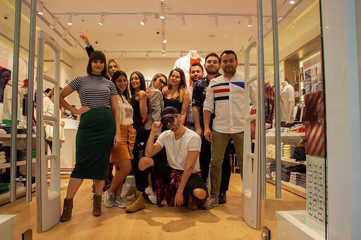 GrupoDavinciCE's tweet photo. #Lanzamiento @tommyhilfiger llega a Medellín ❤️💙 #tommycolombia.
@vivaenvigadocc

Somos #GrupoDavinciCE
Le ayudamos con el posicionamiento y visibilidad de su marca, por medio de estrategias de comunicación y marketing de Influencers. https://t.co/9Ul8NMnqoJ
