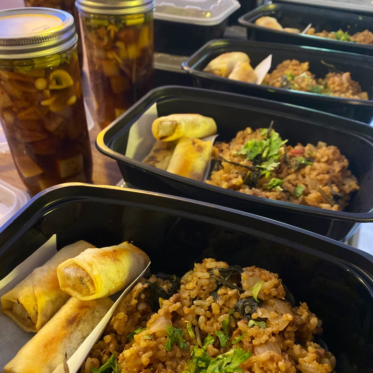 _cweeed's tweet photo. Thai Thursdays ๐๐
๐ฑ๐ฝ
Thai Basil fried rice, veggie rolls, tofu Tom Yum, and tofu yellow curry ๐ค๐ผ๐คช๐ #plantbasedeverything https://t.co/GMpf7VEbS8