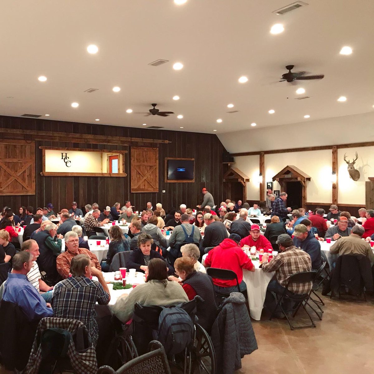 midlandgenetics's tweet photo. Thank you to everyone who joined us at our customer appreciation dinner in Tecumseh, NE last night!

We sincerely enjoyed getting to host this wonderful group of people and say thank you! #greatpeople #grateful https://t.co/2m0EPOOs7R