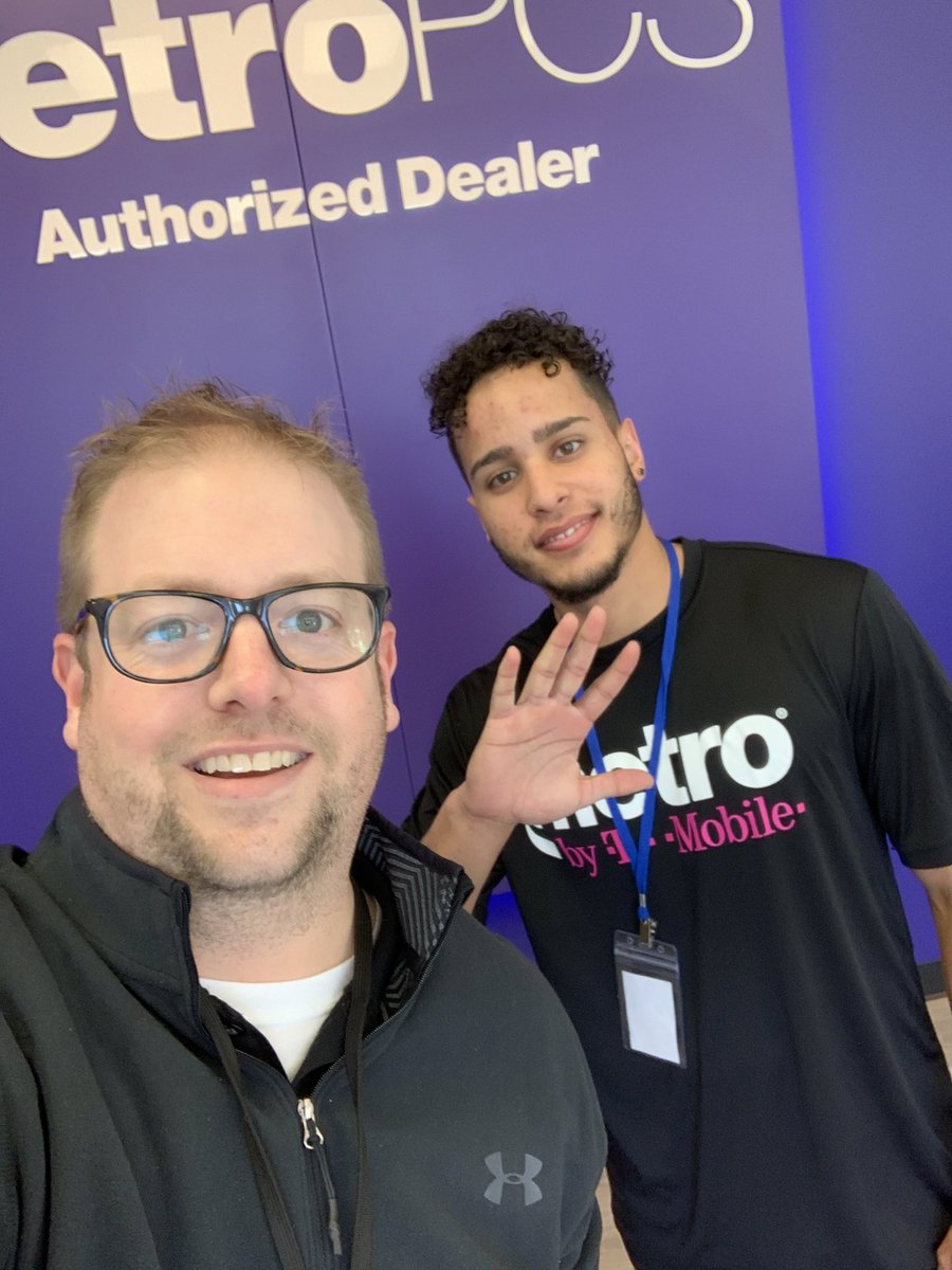 sovatraining's tweet photo. 5G is here! #purplelife @kshermbawa @jfbosworth @Jboulay72 @JohnCShelton12 @bradmetrova @HTaylorMetro https://t.co/3qY51nGpjY