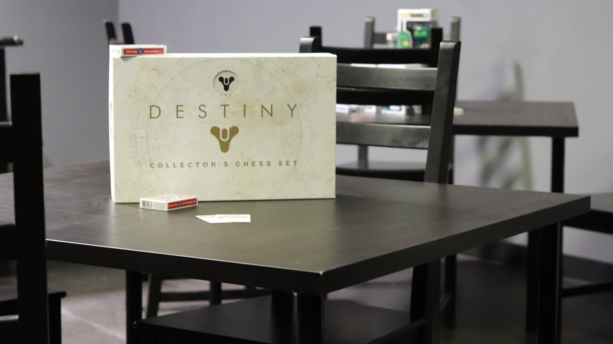 LoungeAndGame's tweet photo. Day 2, Reason 2

It's completely free to come hang out, chat, play card games, table top games, etc. Look we even have video game themed table top games. https://t.co/YtC5dUjamo