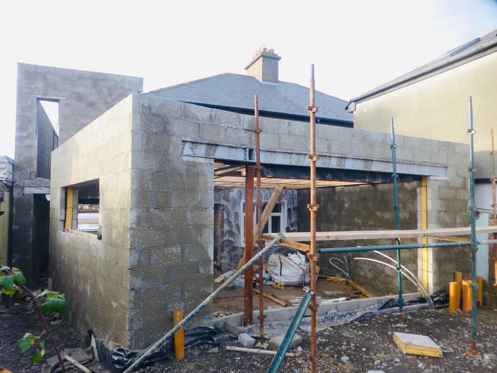 OKeeffeEoin's tweet image. Then there were 2.... #RearExtension + #SideExtension 
😅🔨🏗👷🏼‍♂️👷‍♀️🙌👏

Supporting Clients.
Fabric 1st approach.
Doing things the right way.
#Dungarvan #Extension #Renovation #Construction #Architect ￼￼￼￼￼￼￼