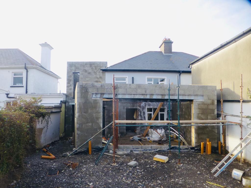 OKeeffeEoin's tweet image. Then there were 2.... #RearExtension + #SideExtension 
😅🔨🏗👷🏼‍♂️👷‍♀️🙌👏

Supporting Clients.
Fabric 1st approach.
Doing things the right way.
#Dungarvan #Extension #Renovation #Construction #Architect ￼￼￼￼￼￼￼