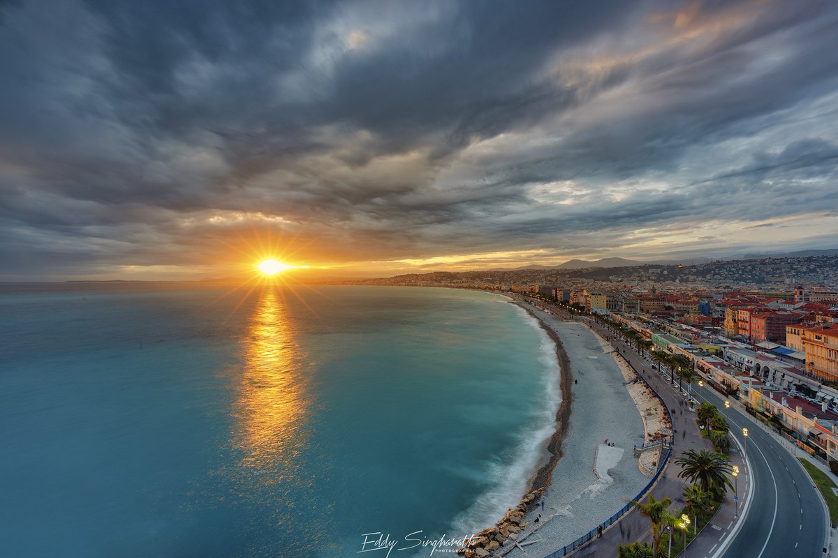 EddySingharath's tweet photo. Ce soir un super coucher de soleil depuis la tour Bellanda, vous ne trouvez pas ? 😉

#CotedAzurFrance #ILoveNice #ExploreNiceCotedAzur #DirectMétéo #Nice06 #FrenchRiviera #Photography #MeteoFrance #NiSiFrance #Landscapes #Sunset #Nissa #France #HeyMeteoFrance #JeudiPhoto https://t.co/wY2nKIa2eD