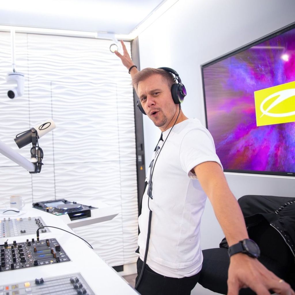 TranceAttack's tweet photo. Listen A State Of Trance 943 (05.12.2019) with @ArminvanBuuren, @RubenDeRonde &amp; @GenixDJ here again! #TranceFamily #TranceAttack #WeLoveTrance #ASOT943 https://t.co/k7D7fgKUVJ https://t.co/m7tqWp0YjM