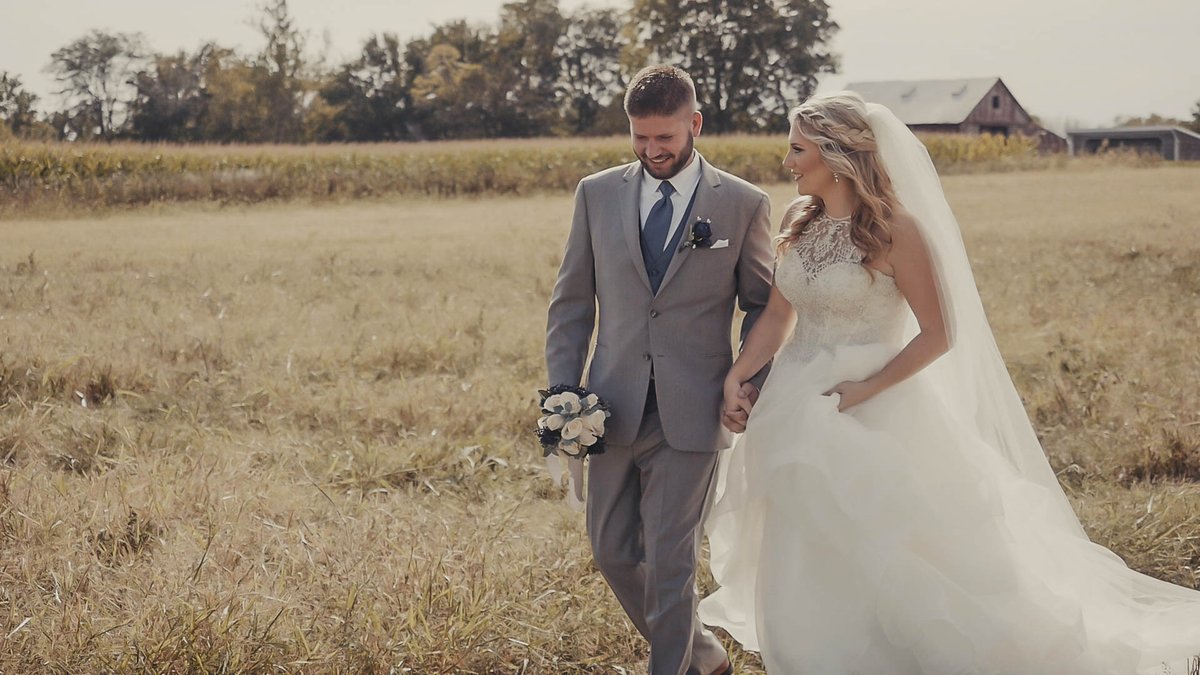 ParableV's tweet image. Brittney + Zach // Finishing up this wedding film 🎥