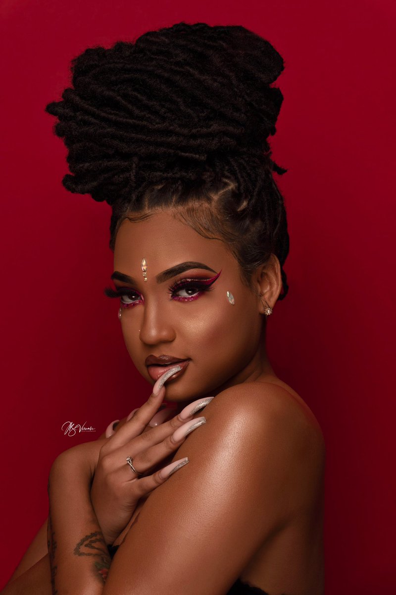JustWill__'s tweet photo. (2/3)
who said pink & red don’t go together?
(probably my fav shoot eva) #photoshoot #photography #closeupshoot 🔥❤️
photographer: @jbvisuals__
makeup: @cakedbymax
(on ig) https://t.co/4HjLFdnTQr