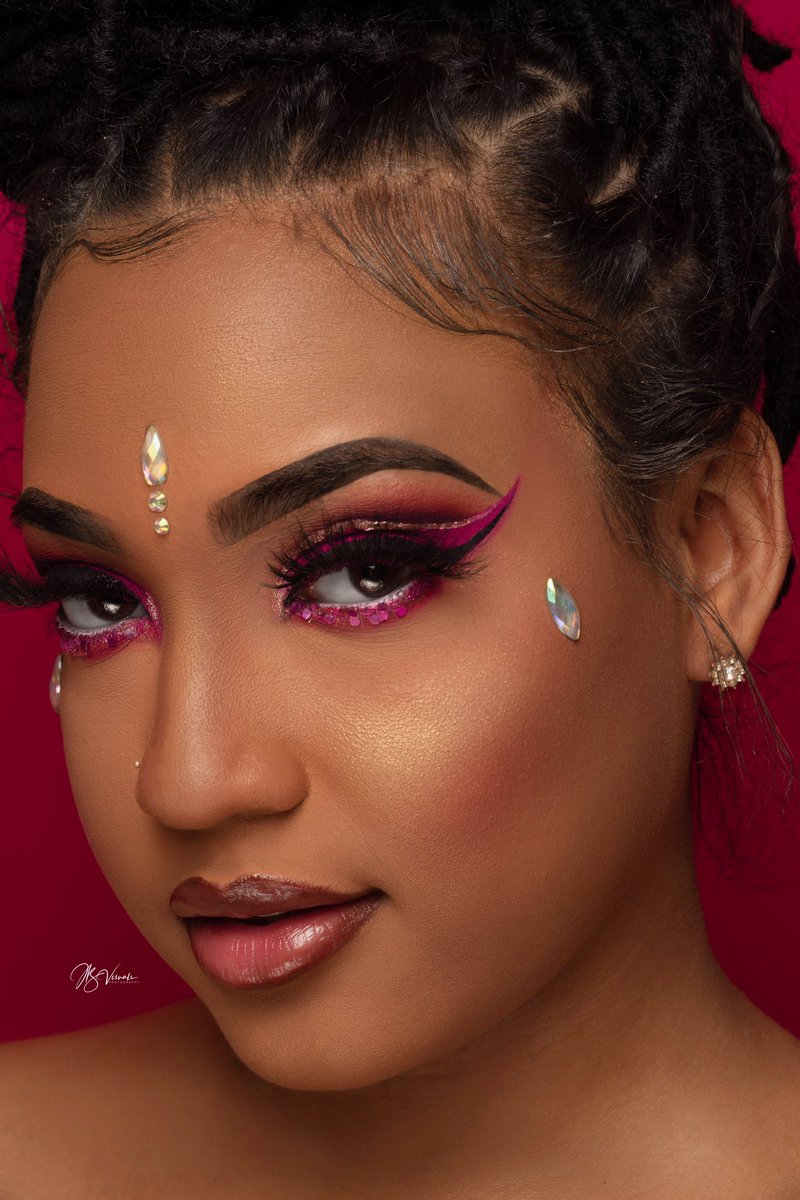 JustWill__'s tweet photo. (3/3)
who said pink & red don’t go together?
(probably my fav shoot eva) #photoshoot #photography #closeupshoot 🔥❤️
photographer: @jbvisuals__
makeup: @cakedbymax
(on ig) https://t.co/h3pMTkAZYs