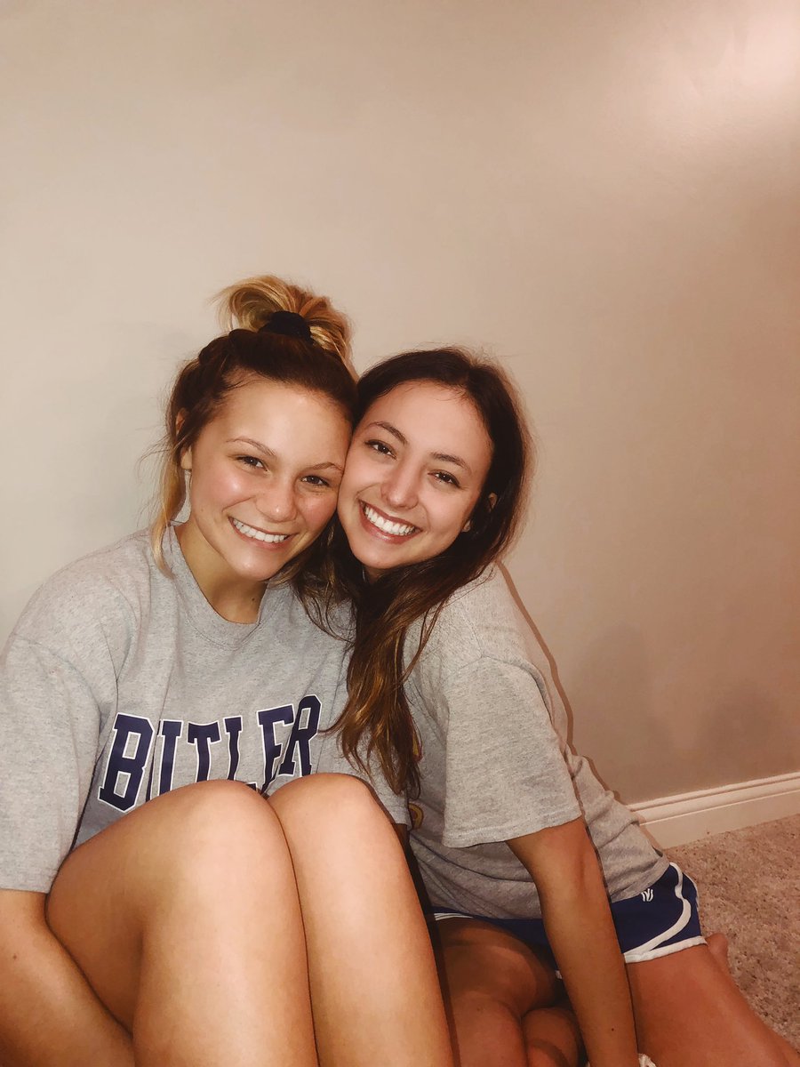 intriagovioleta's tweet photo. Happy happy late birthday @emma_dickenn hope you had a great day, love u lots <3 I’m sure I’ll be seeing you over break😉 https://t.co/fOJHQ2urTC