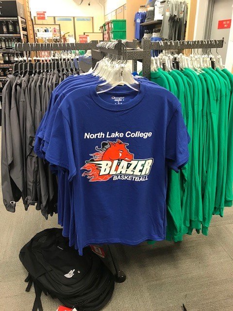SingleyECHS's tweet photo. Checked out the North Lake College bookstore today!  Can't wait to visit with Singley Collegiate Academy Scholars!🔥🔥#FutureBlazers @northlakenow @SingleyAcademy https://t.co/bclXbWBeX0