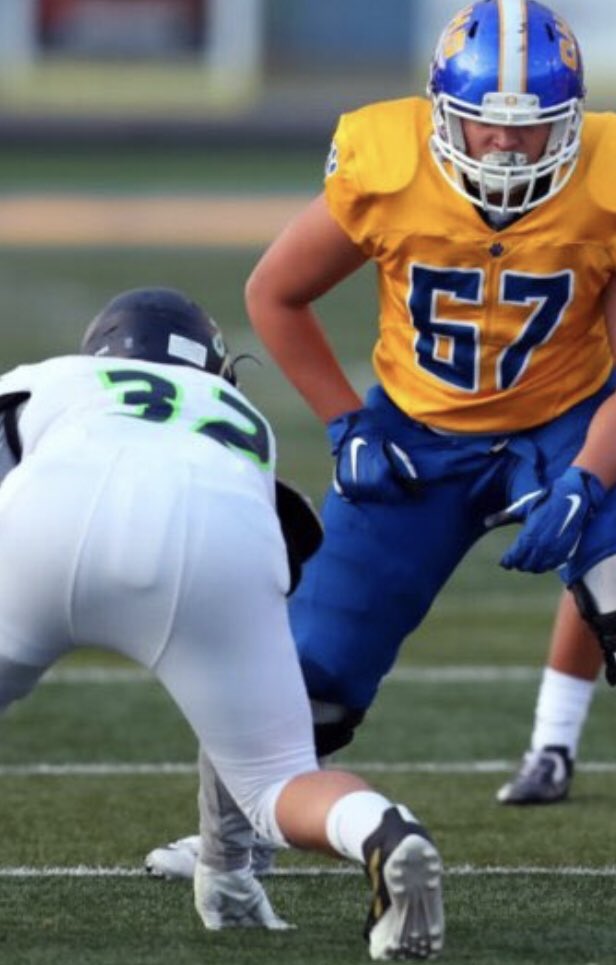 PrepUtah's tweet photo. 🚨We have over 90 college coaches following us.🚨In a few days it’s 🔸RETWEET TUESDAY🔸We will retweet &amp; do a spotlight on the 🔥BEsT 🔥huld.  
🔸🔸🔸OL &amp; DL only🔹🔹🔹
1.    Must be following us.🏈
2.   RETWEET this. 🏈
3.   Drop your hudl 🏈
(We will pick the 5 most impressive) https://t.co/rAvwErOmtE