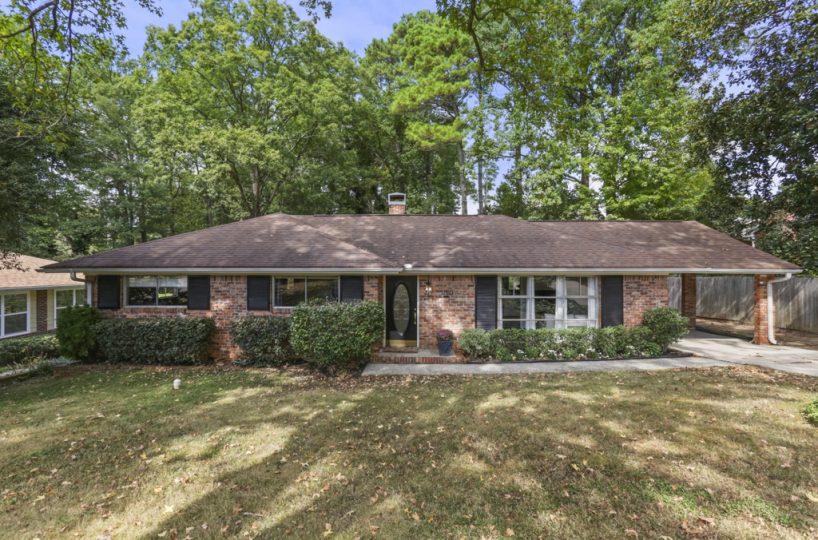 KellerKnapp's tweet photo. 3 beds, 2 baths ITP in Woodland Hills!
walk to Briar Vista Elementary!
1150 Briar Vista Terrace NE
$399k
Spacious kitchen with vaulted ceilings, white cabinets, granite counters, stainless appliances &amp; built-in pantry
https://t.co/cZQM3kvj1I https://t.co/PWGpv5otqh