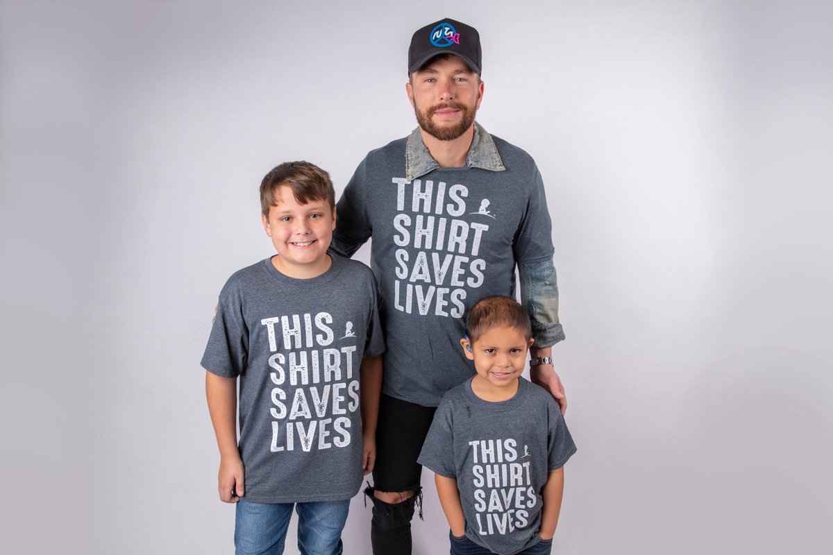 iamchrislane's tweet photo. Love being able to support the kids over at @stjude that are fighting cancer. Please join me in the movement and get your #ThisShirtSavesLives shirt here: https://t.co/bGhlwE9UMf https://t.co/uN1lxqhQH9