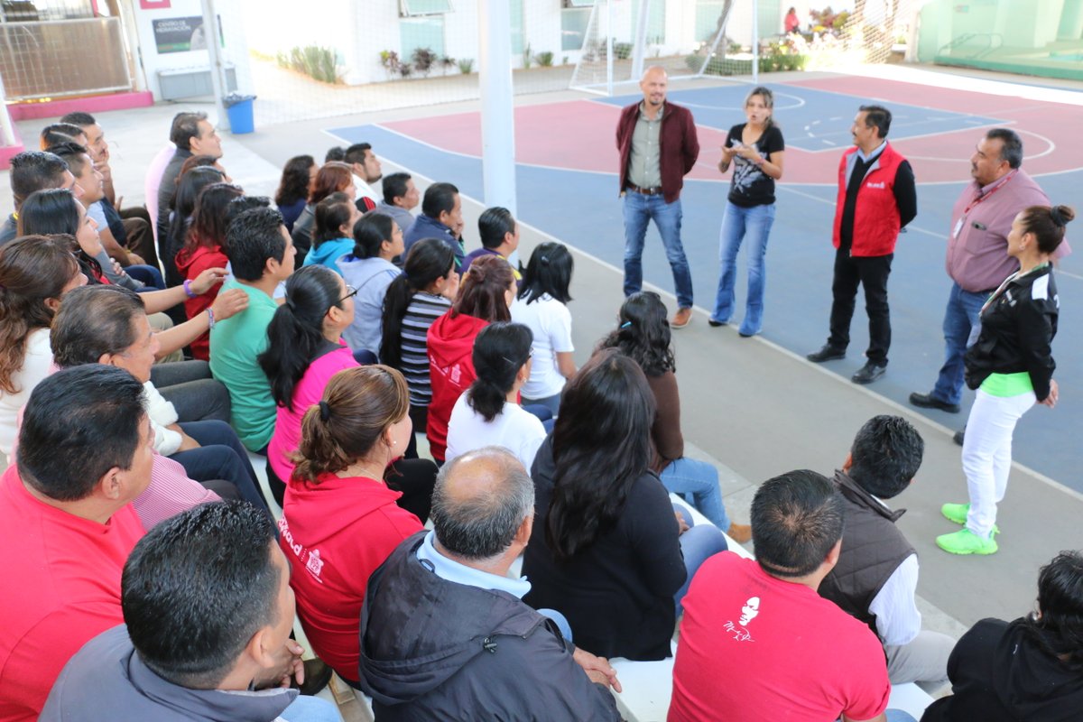 DEPORTE_GobOax's tweet photo. Con gran respuesta, la #CECUDE capacitó al personal de la Dirección de Operación de Asistencia Alimentaria del @DIF_Oaxaca, dando cumplimiento a los lineamientos del @DIF_NMX. La Dir. @MontseHeinze estuvo presente en la misma.
#Oaxaca
@alejandromurat
@IvetteMurat
@holmchristian https://t.co/sqZLcCcyNE