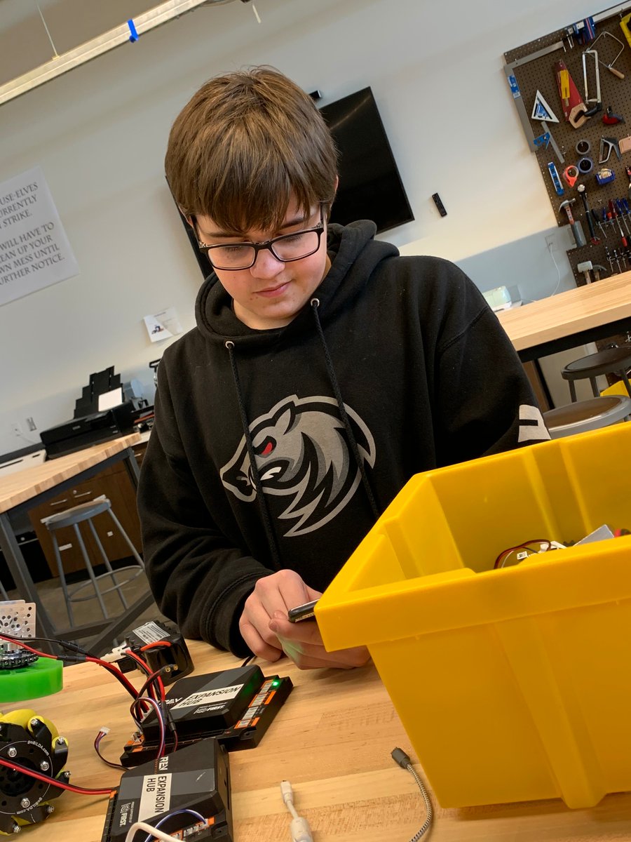 HYSAJavelinas's tweet image. Working hard at adding our new iterations to our bots! Go Javelinas 🐗