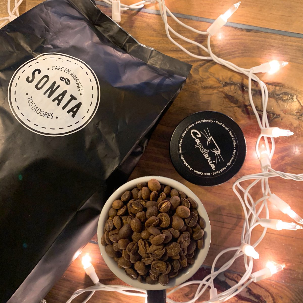 capeteria's tweet photo. ☕️🎖 ¿Sabías que el café que tomas en #Capetería fue tostado por el quinto mejor tostador del mundo? Sonata Tostadores 👌 

Estamos en 43 Poniente 905, Huexotitla. #Puebla #petfriendly #cafe #cafédeespecialidad #cafetería #consumelocal #hechoenMexico https://t.co/LYqdhgL6Eu