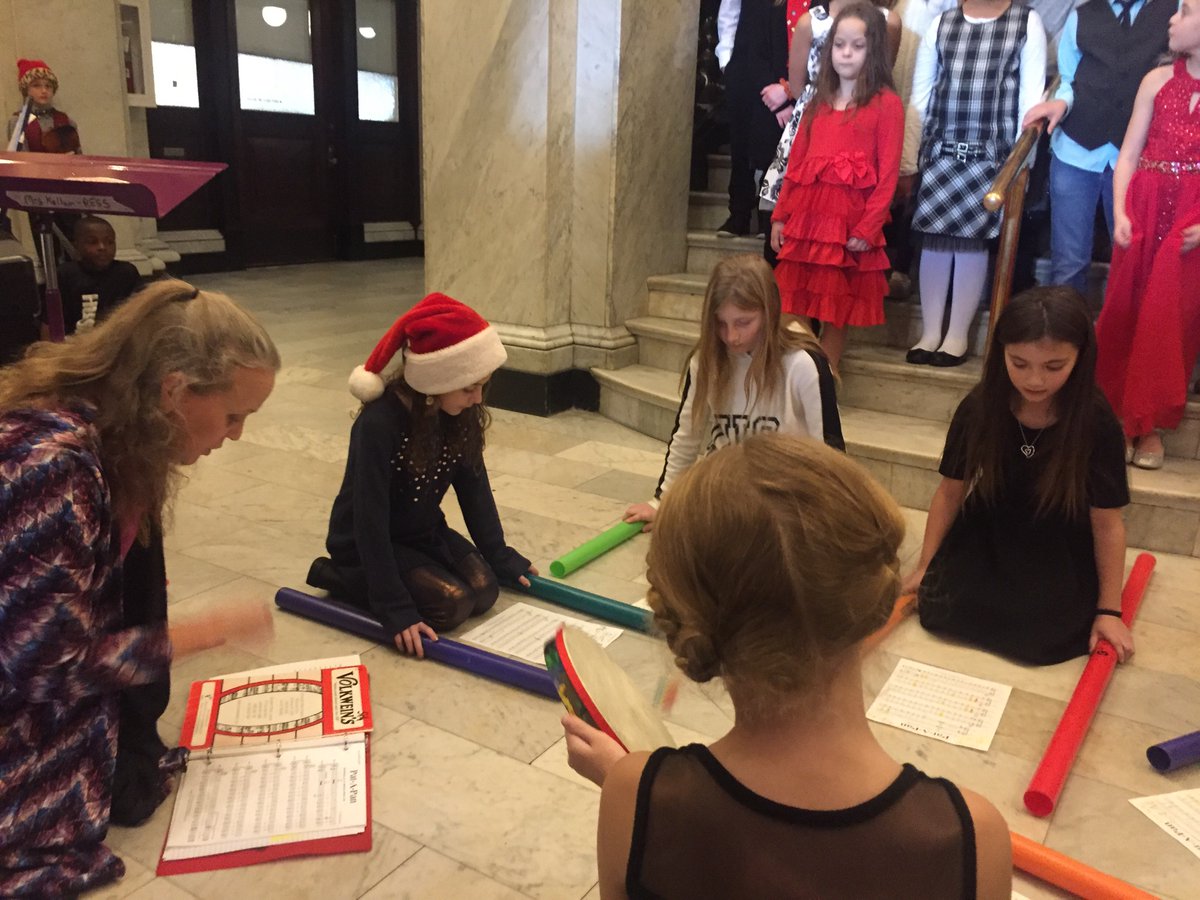 misscottermusic's tweet photo. Love taking our little musicians out to perform for the public! Always representing Ringgold wherever we go! Today’s adventure took us to the Washington County Courthouse #RAMPride 💙💛🐏🎶🎻 https://t.co/SzoGphK9v1