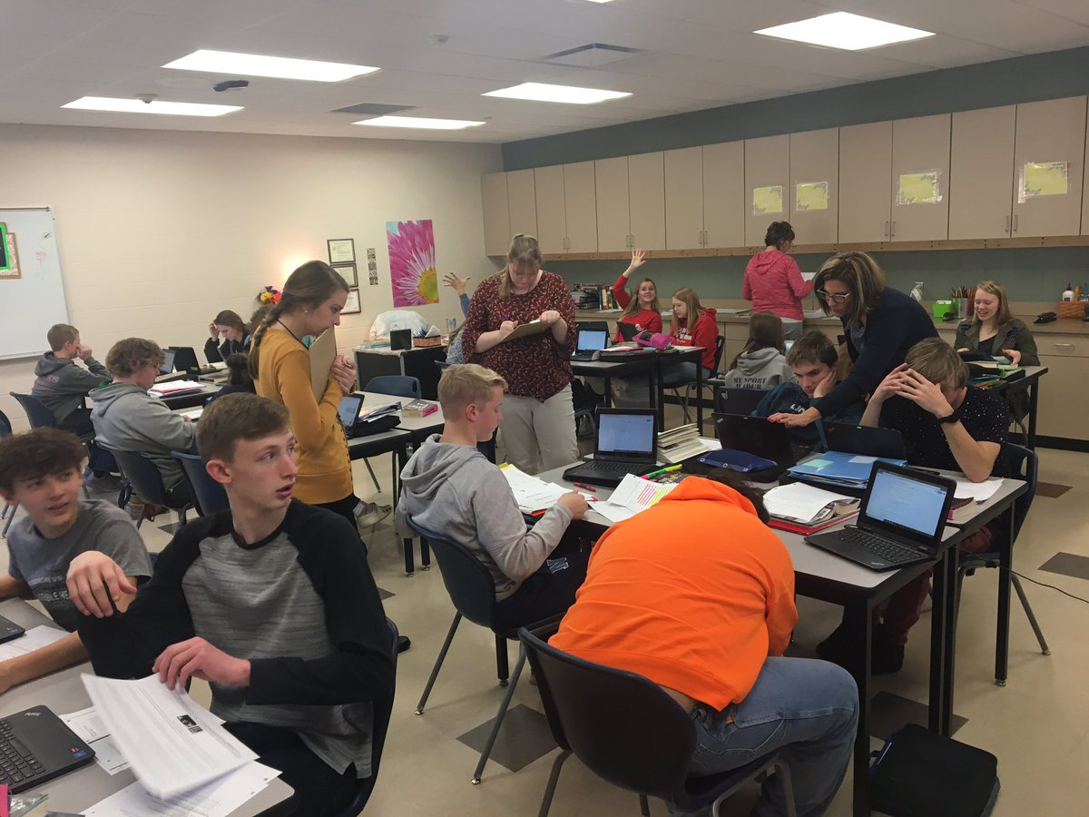 MrsKTwist's tweet photo. Our HS ELA team values learning from each other. Today they observed differentiated instruction in @mjrickords classroom while students used feedback, outlines, and models to create high quality pieces of writing. @Rebelsnortheast https://t.co/TmKQwcdfR2