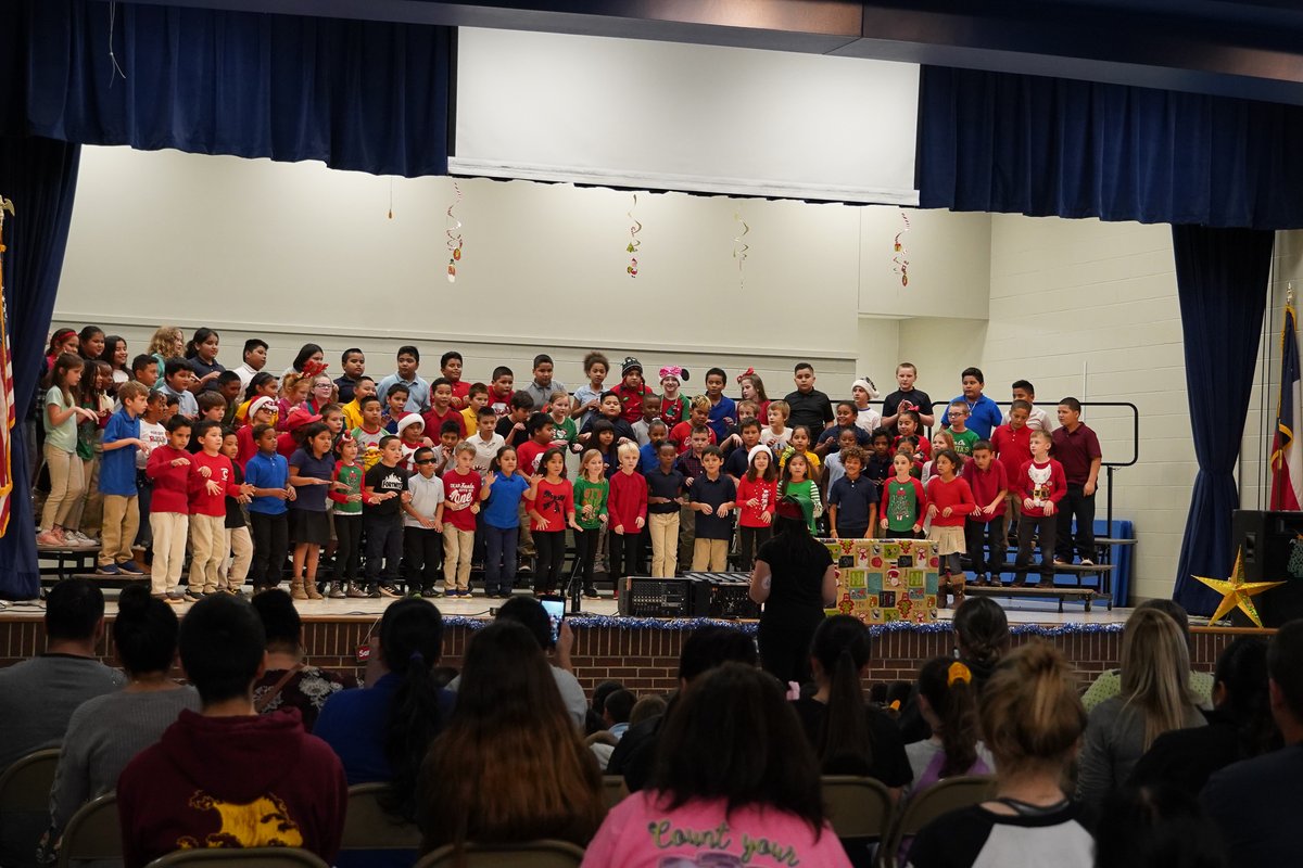 NavarroCISD's tweet photo. Navarro third graders gave a "Christmas Fun For All" performance this afternoon. If you missed it, there's another performance tonight at 5:30pm! #Tistheseason #NavarroElementary #CorsicanaISD https://t.co/OAx4jecFqT