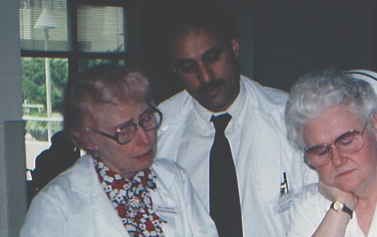 UW_Pharmacy's tweet photo. #tbt to one of our #pioneers in #geriatric pharmacy and integrated patient care - Alumni legend, Joy Plein, '51, '71 - https://t.co/acqRXUu4J3
@UW_Geri_Rx @PleinCenterUW #125yearsofImpact
https://t.co/OZmYuUOL2r https://t.co/L93ErHnLl1