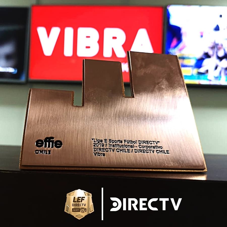 Felices y Orgullosos!!! Hoy ganamos un premio Effie junto a nuestro cliente @DIRECTVChile  por nuestro proyecto <a href="/LEF_CL/">LEF Chile (Liga Esport Fútbol)</a> 👏🏻👏🏻👏🏻