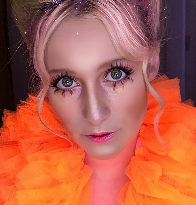 Muñeca brava 
Tremenda produccion, tremendo equipo !!!❤️
En esta oportunidad acompañando los vestidos fabulosos que presenta  el genial diseñador <a href="/puchetag/">Pucheta Jr.</a> .
Nuestro arte en el rostro de la bella <a href="/camiiibp/">Camila ♛</a> bomba❤️
Maquillando con los productos de mi  linea de maquillaje <a href="/cra/">Chris Aniszczyk</a>…