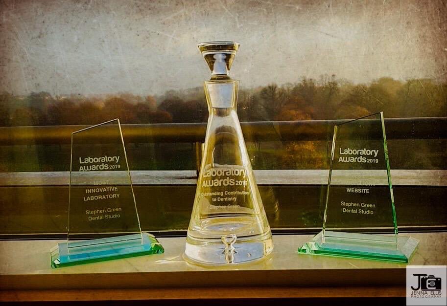 #LabAwards19 <a href="/StephenGreen59/">StephenGreenDental</a> Dental Studio win 3 awards. Amazing night!!