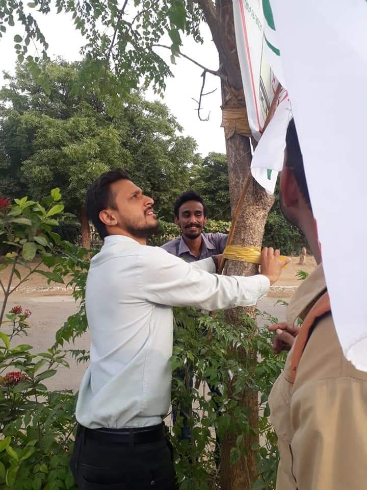 sarahshadab160's tweet photo. APMSO K.U Sector k saathion ki 12 december ko honay waly employees elections ky hawalay se Karachi University me MQM ky employees panel Insaaf Pasand Group ki flagging ki gai.
@faisalsubzwari @sabheenghoury
@hafizsharyar @M_Yasir_ @Zeeshan89haider @SaadKUrian @SaqibAjaz1 https://t.co/tKKbC5fSNB