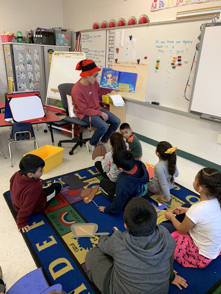 misslisadavid's tweet photo. We had the most AMAZING mystery reader today, @artatgres! The students had so much fun interacting with the book and wearing their hats! Thank you for making our morning so special! https://t.co/3Z8QIfB8K7