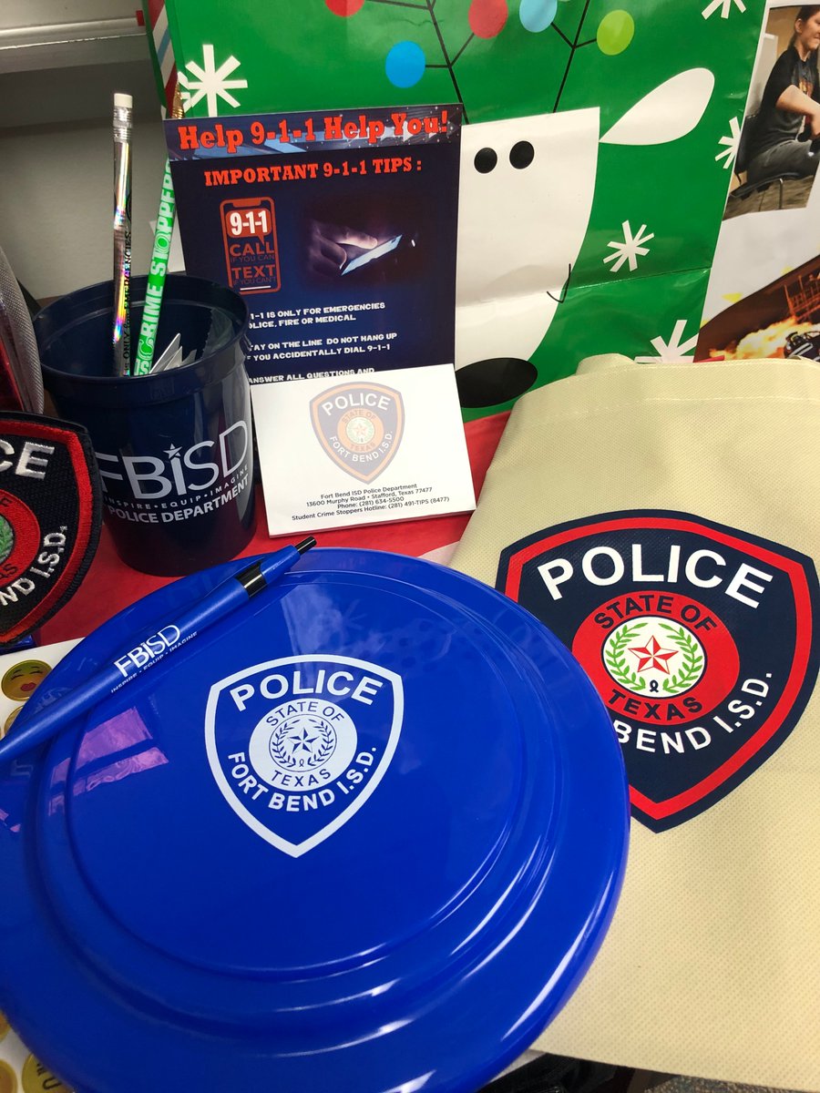 'Tis the Season for a giveaway! We are giving away <a href="/FBISDPolice/">Fort Bend ISD Police Dept</a> Holiday Swag Bags to two lucky winners. For a chance to win: 

🟢RT and follow <a href="/FBISDPolice/">Fort Bend ISD Police Dept</a> 
🔴Reply with your favorite holiday movie
🟢Tag 2 friends you want to win

Winners randomly selected. Good luck!