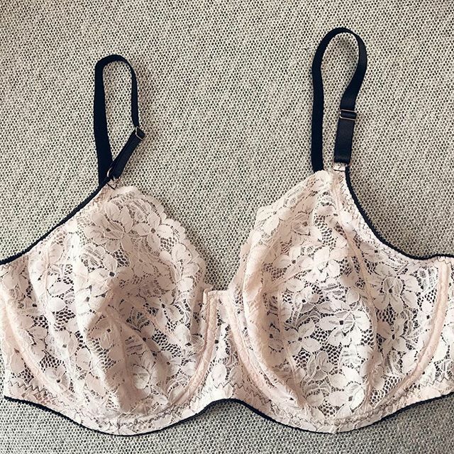 orange_lingerie's tweet photo. I love this all over lace Marlborough bra that @cynthia_makes made! The blush and black is such a classic combo too.
.
.
#orangelingerie #marlboroughbra #bramaking #brasewing #sewing #isew #handmadewardrobe #sewingpattern #sewinglingerie #sewists… https://t.co/CztDbmYt2Z https://t.co/ZBoMsenjjT