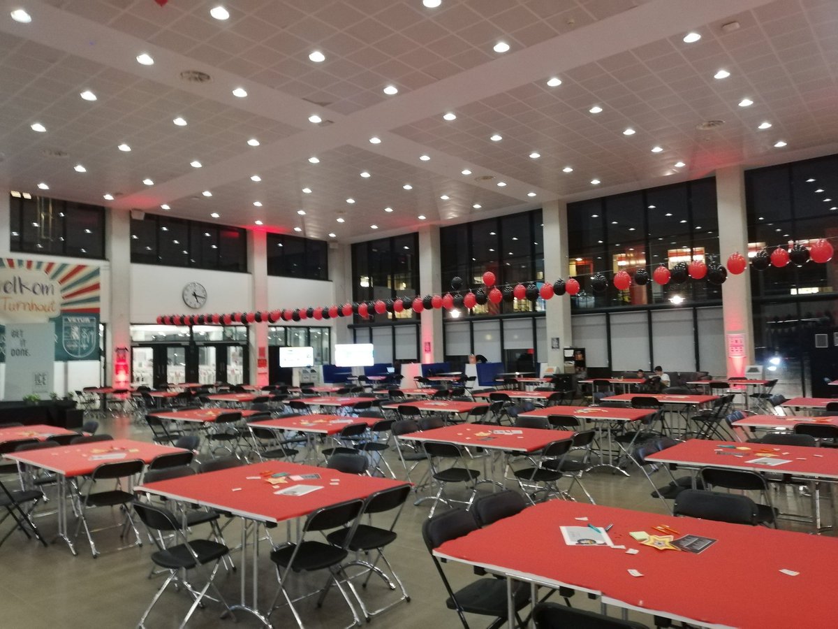 RobinThoelen's tweet photo. Onze werkplaats tijdens nacht van de ondernemende student. #nvdos2019 #itfactory #thomasmore https://t.co/bnyEwiSwhf