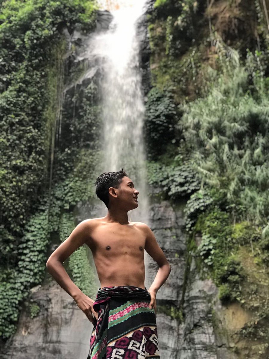 Faray69's tweet photo. Hati yang Tak bersambut berubah menjadi kecamuk. Kecamuk terbentuk dari harapan yang Tak bersambut https://t.co/NvowKHJ5Ff