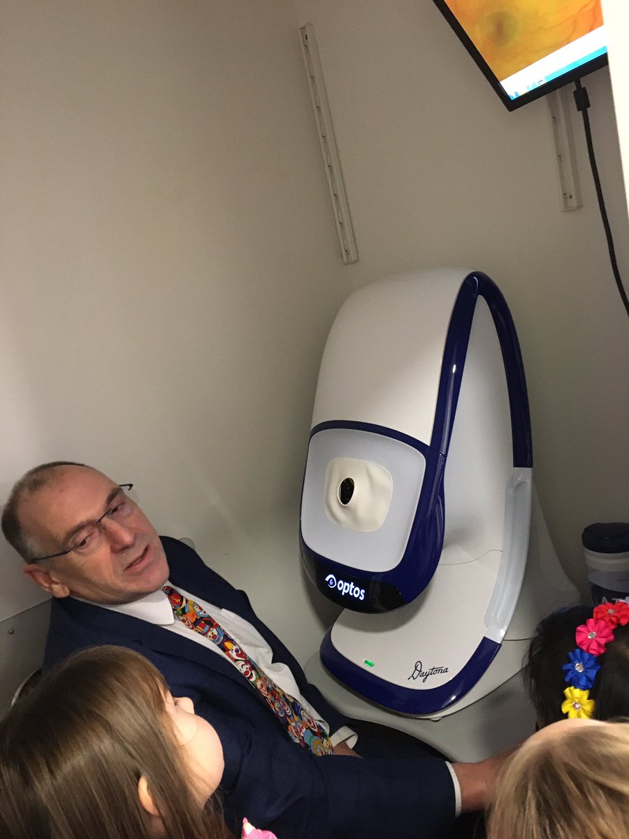 PentrerGraig's tweet photo. Dosbarth Venus learned more about the eye today. Diolch Mr Stout for showing us all the equipment you use to check eyes. #pgpscience #pgpcommunity #pgpvenus https://t.co/ekbKLEzGGC