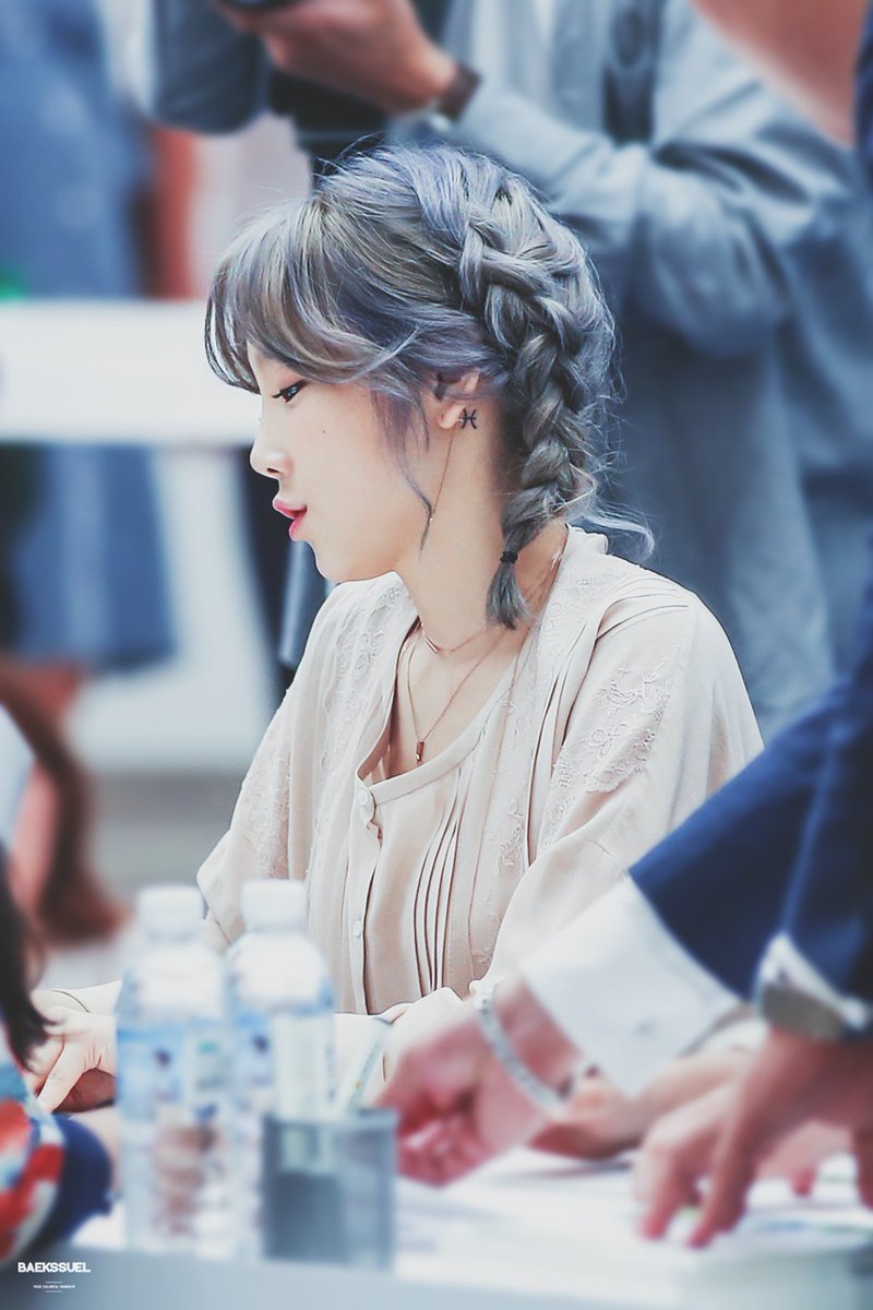 aseuluvie's tweet photo. Thinking about Taeyeon's pisces tattoo https://t.co/cefog28Gr2