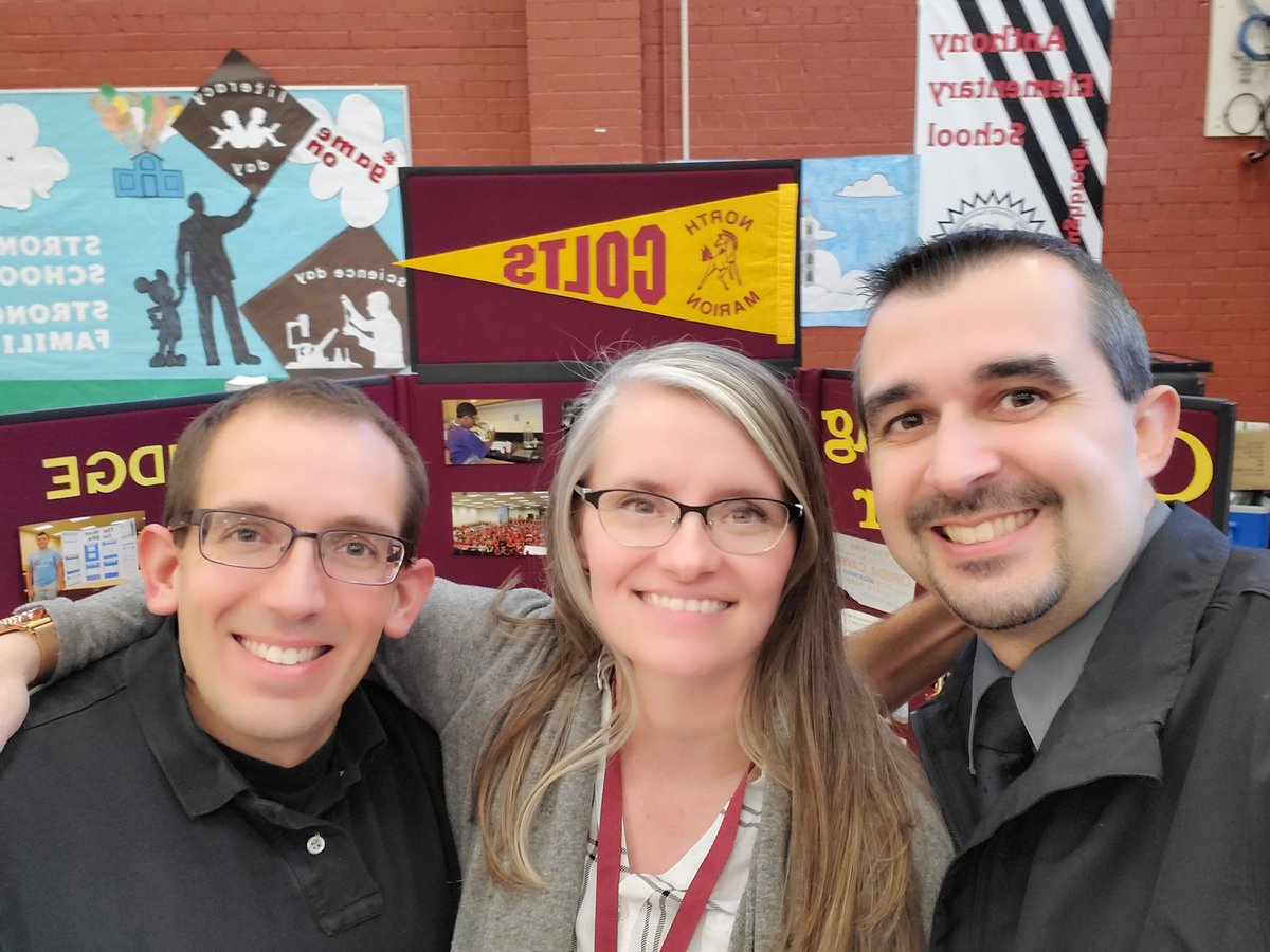 NmmsSteam's tweet photo. At Anthony Elementary @AYEThoroughbred for their Literacy Night advertising for both of our magnet programs. @NMMScolts @K_Hall_NMMS @drlockleymath #nmmssteam #nmmscambridge https://t.co/JGSo76zi5d
