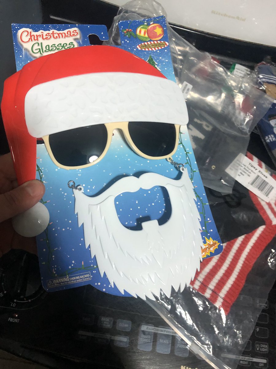 alyssasmusings's tweet photo. @TipsyElves broken straight outta the pack 😭 https://t.co/DXTya9UIdc