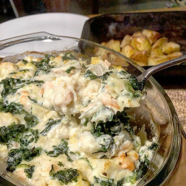 vi_woo's tweet photo. Fish pie is not only for Fridays and we love roast potatoes instead of mash #eatwhatyoulove.

#fishpie #weeknightdinner #seafood https://t.co/gPmYcdIk8P https://t.co/tUCIFvra35
