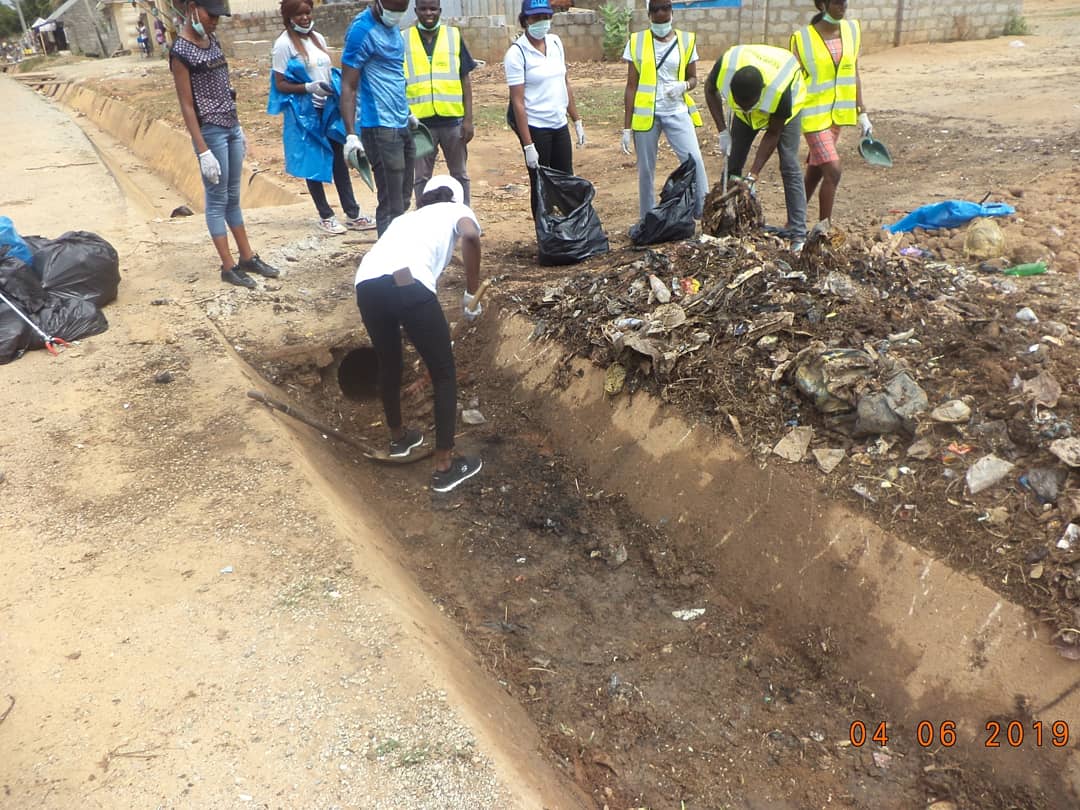 EcoBarter's tweet photo. Before the day ends, we want to say #ThankYou to all our volunteers #HumansofEcobarter.
Happy #InternationalVolunteerDay2019 https://t.co/KO7mv5oCIs