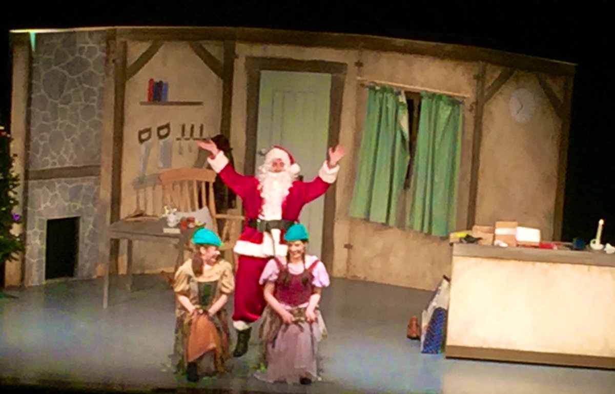 Who’s coming to see Mr Klopp and Santa in SANTAS ELVES AND THE SHOEMAKER <a href="/westlandsyeovil/">Westlands Yeovil</a>  westlandsyeovil.co.uk/whats-on/famil… #yeovil