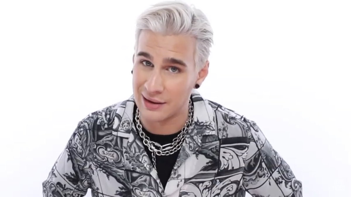 XANAM0NGEAU's tweet photo. No one:
@bradmondonyc : if you got bad filler in your cheekbones and bad botox in your forehead you can fix that with bangs. https://t.co/fFXh0LL2FL