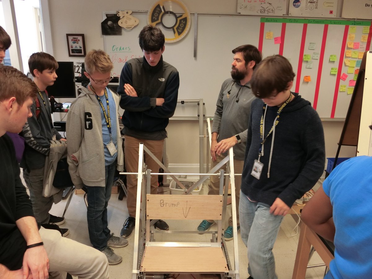 frc7275's tweet photo. We are working hard and looking forward to the kick-off not much time before the winter break!  ⚙
#FIRST #ROBOTS #Engineering #kickoff #LusherPRIDE https://t.co/alGudYhw4T