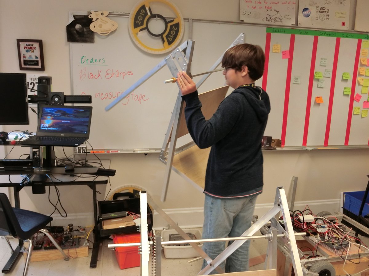 frc7275's tweet photo. We are working hard and looking forward to the kick-off not much time before the winter break!  ⚙
#FIRST #ROBOTS #Engineering #kickoff #LusherPRIDE https://t.co/alGudYhw4T