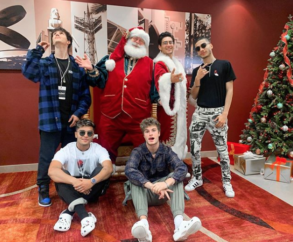 J14Magazine's tweet image. "We wanted to write a holiday song and a Christmas song that wasn’t like every other Christmas song."

The @InRealLife boys just dished exclusively on their new single and music video, #CaliforniaChristmas!🎄 --&amp;gt; bit.ly/365UBOo