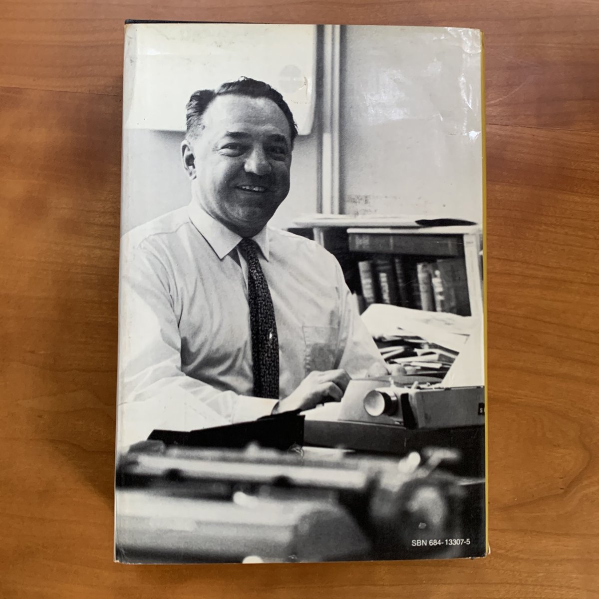 FraudLibrary's tweet photo. Those Swiss Money Men #RayVicker @WSJ #CookingTheBooks ๐#MoneyLaundering ๐จ๐ญ๐ธ #TheLibraryOfFraud ๐ https://t.co/2dnslPiqzL https://t.co/0hu03MfAjf