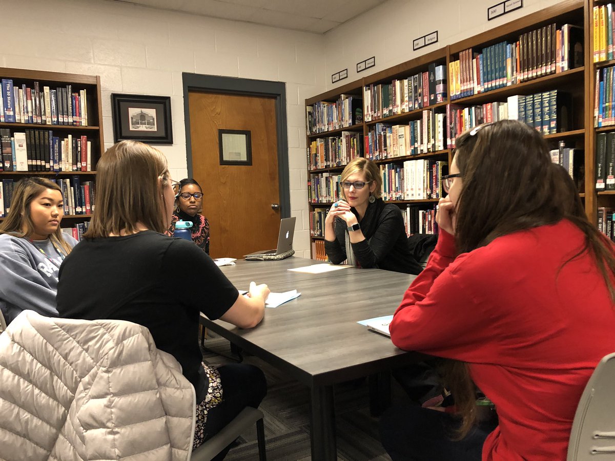 gmsdTLA's tweet image. Our year #3 Blue Chips are talking data.  How can your MAPS teachers help with school data? Let’s talk about it. #databestpractices @GMSDHR